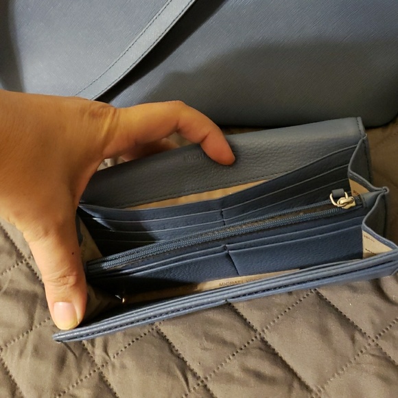 Michael Kors Tote Bundle - Picture 3 of 3